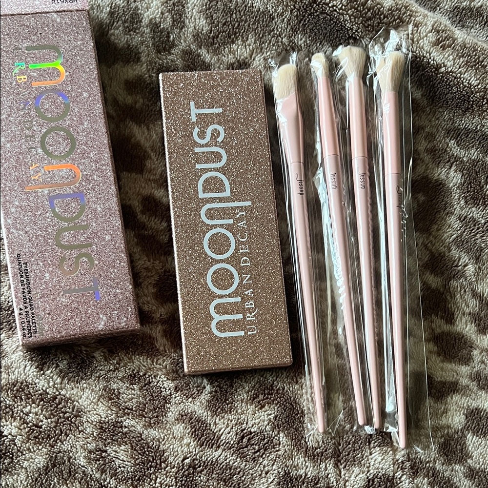 Pink Makeup Brush Set - Picture 3 of 3